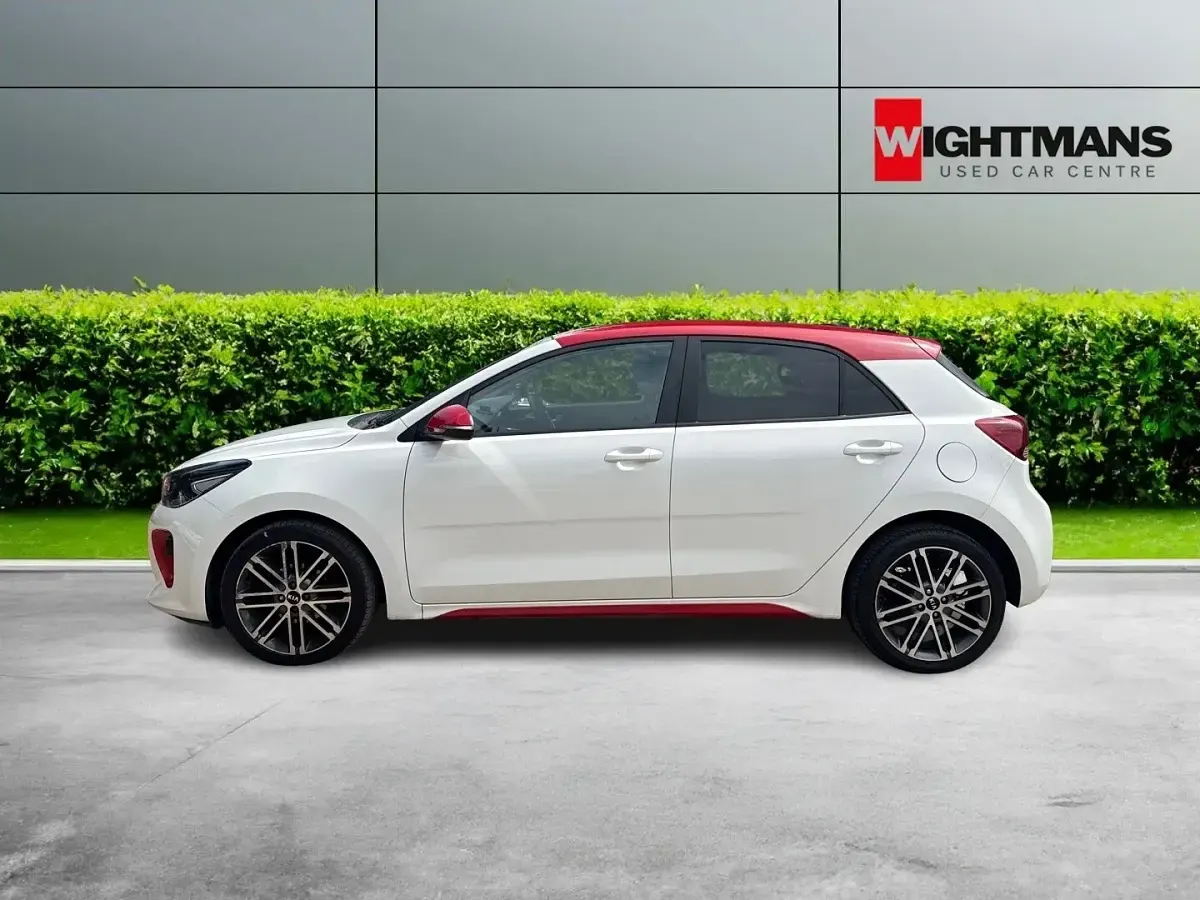 Used Kia Rio 83 HP (61 kW) 2018 White Hatchback