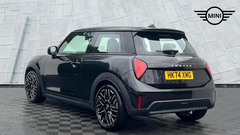 Used Mini Cooper S Hatch 201 HP (147 kW) 2024 Black Hatchback