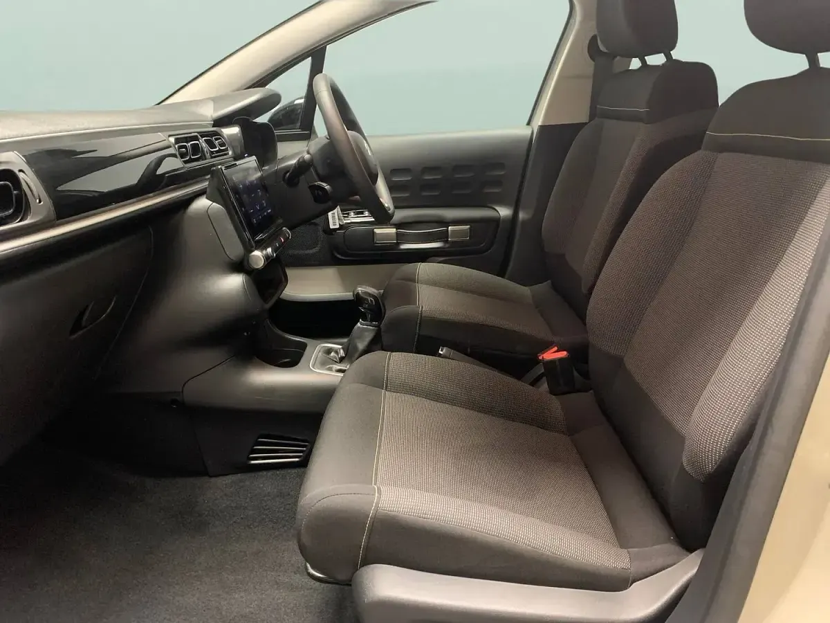 Used Citroën C3 PureTech 83 HP (61 kW) 2024 Grey Hatchback