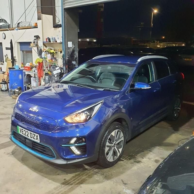 Used Kia Niro 147 kW (201 HP) 2022 Blue SUV