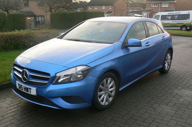 Used Mercedes A180 SE 2013 Blue Hatchback