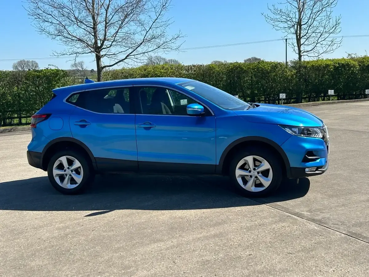 Used Nissan Qashqai Acenta Premium 115 HP (84 kW) 2019 Blue SUV