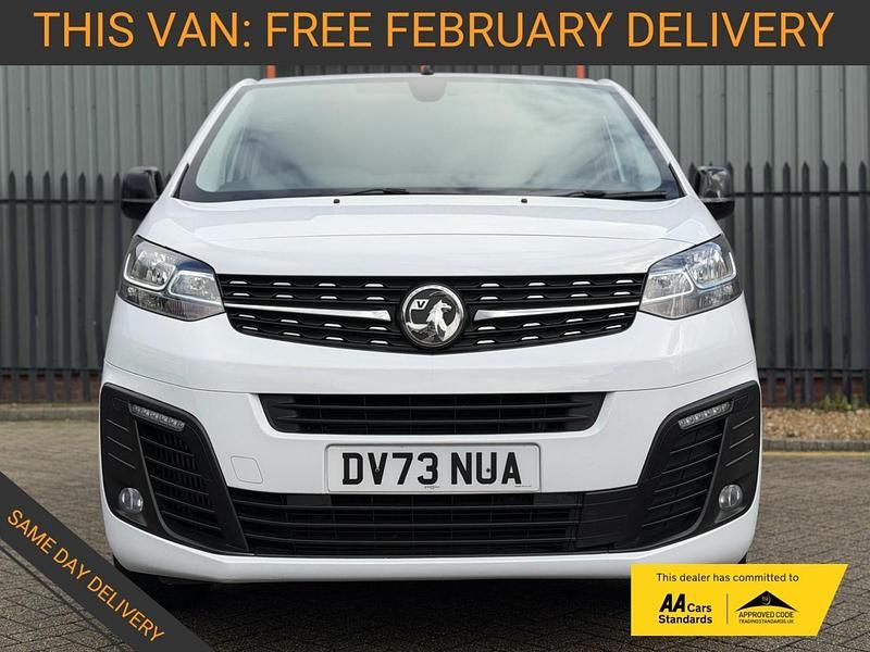 Used Vauxhall Vivaro S 100 HP (73 kW) 2023 White MPV