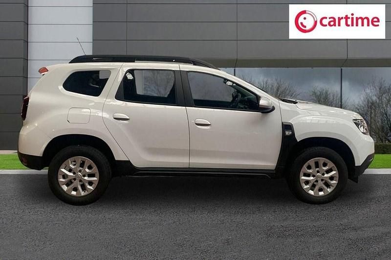 Used Dacia Duster Comfort 100 HP (73 kW) 2022 White SUV