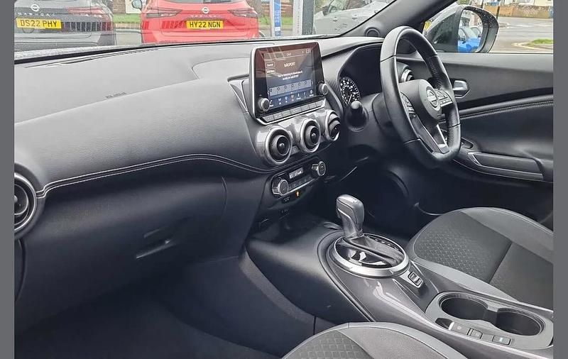 Used Nissan Juke N-Connecta 143 HP (105 kW) 2023 Grey SUV