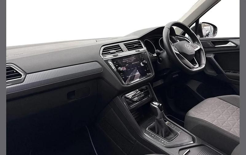 Used VW Tiguan Life 150 HP (110 kW) 2022 Black SUV