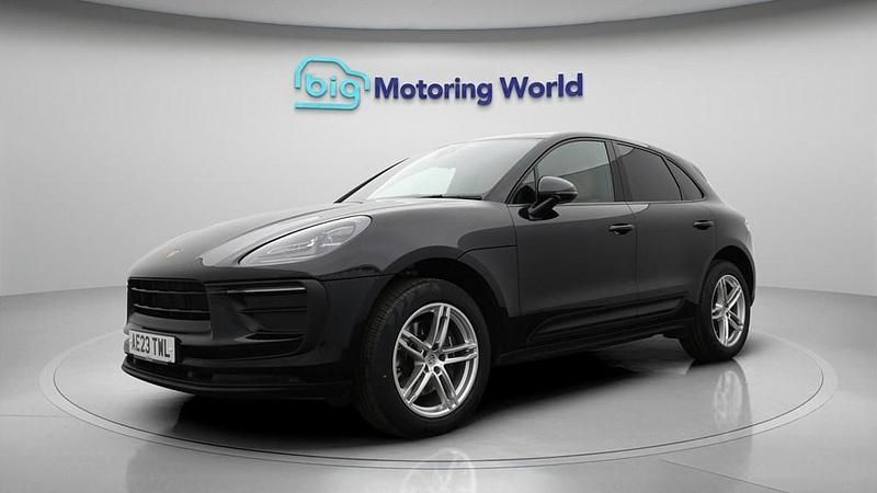 Used Porsche Macan 265 HP (194 kW) 2023 Black SUV