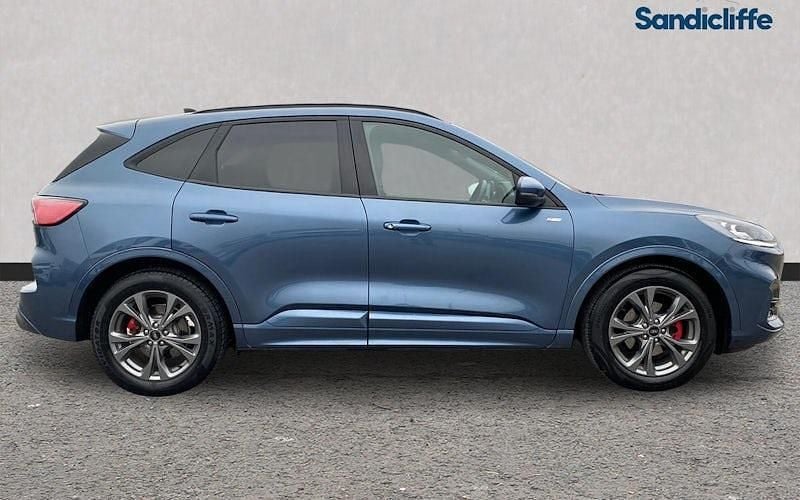 Second-hand Ford Kuga ST-Line 190 CP (139 kW) 2023 Albastru SUV