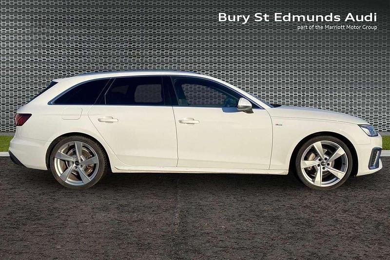 Used Audi A4 S-Line 201 HP (147 kW) 2023 White Estate