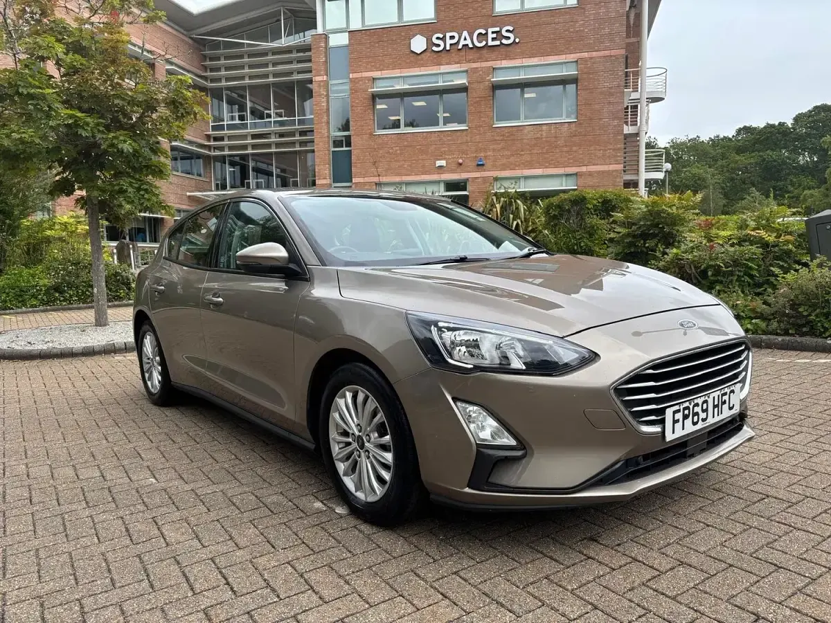 Used Ford Focus Titanium 125 HP (91 kW) 2020 Silver Hatchback