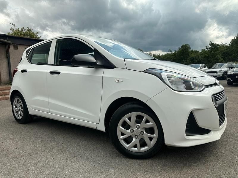 White Used 2018 Hyundai i10 Hatchback | £6,495 (Good price) - Image 1/3