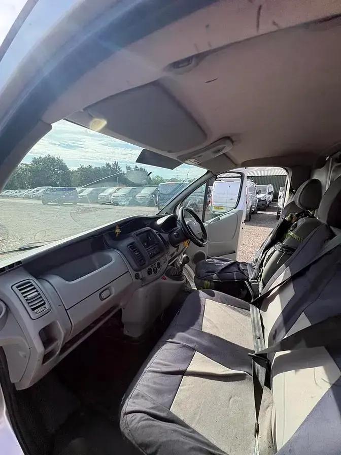 Used Renault Trafic 115 HP (84 kW) 2012 Silver MPV