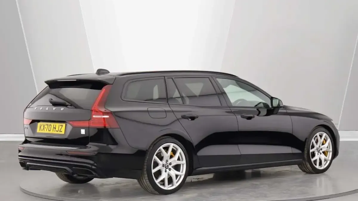 Used Volvo V60 405 HP (297 kW) 2021 Black Estate
