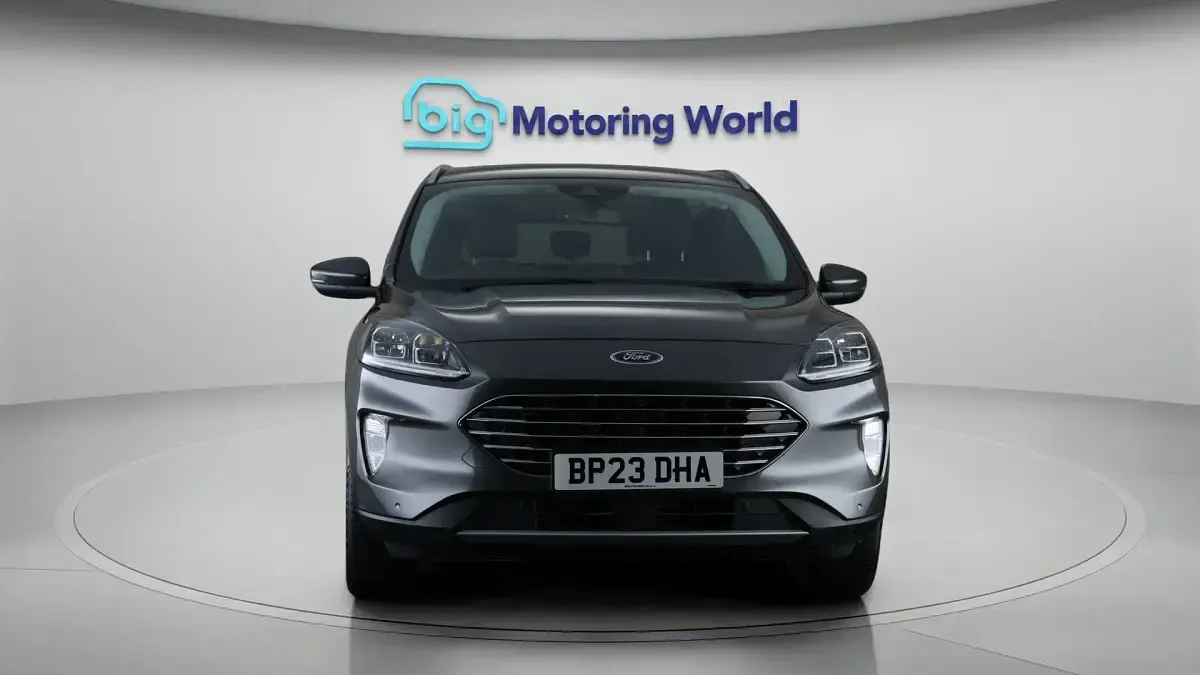 Used Ford Kuga Titanium 150 HP (110 kW) 2023 Grey SUV