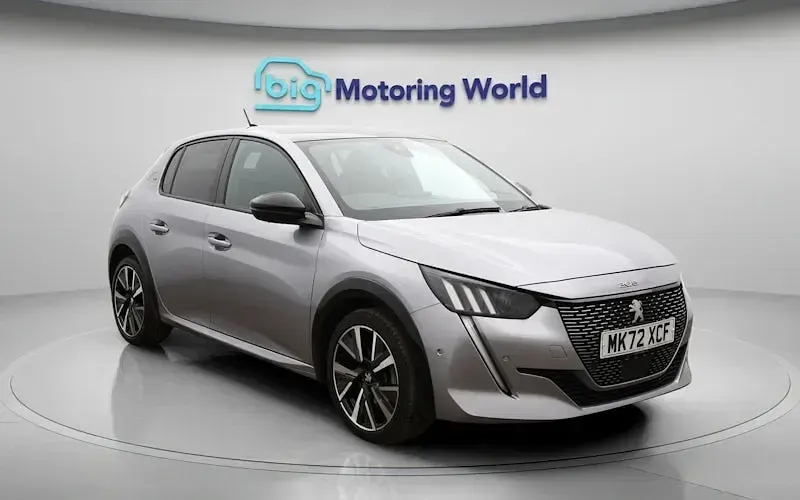 Second-hand Peugeot 208 GT 102 CP (75 kW) 2022 Gri Hatchback