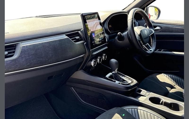 Begagnad Renault Arkana Esprit Alpine 142 HK (104 kW) 2024 Grå SUV