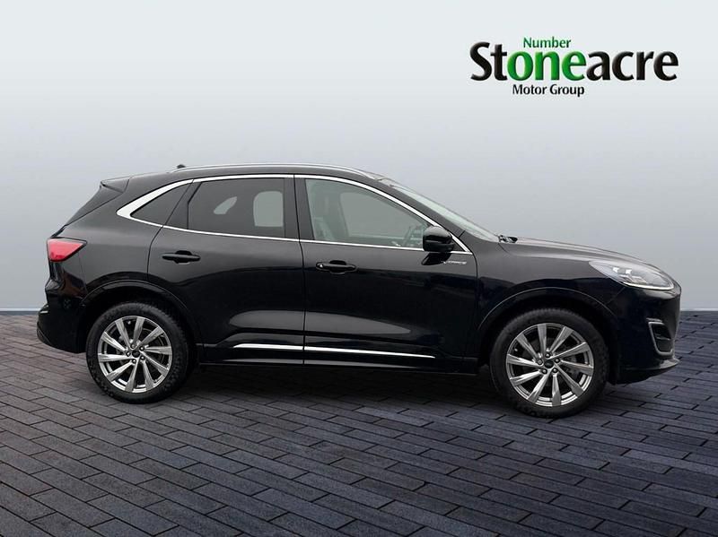 Second-hand Ford Kuga Vignale 150 CP (110 kW) 2023 Negru SUV