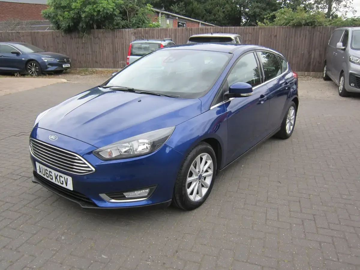 Used Ford Focus Titanium 2017 Blue Hatchback