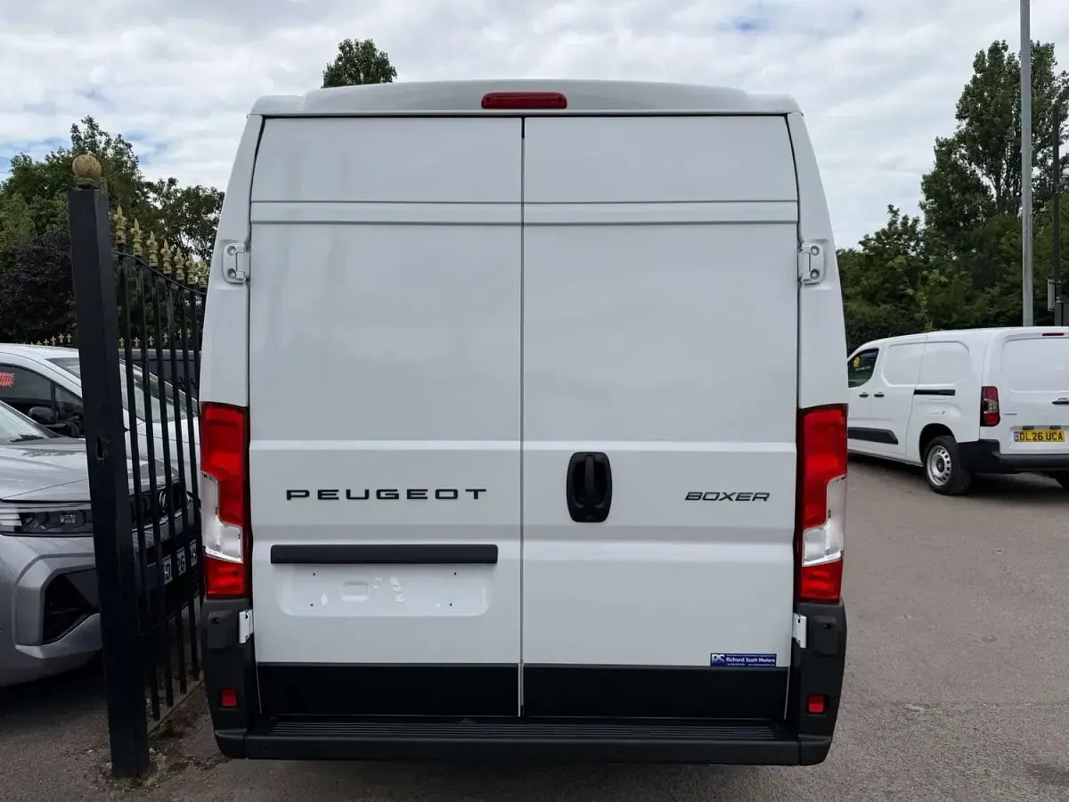 New Peugeot Boxer S 140 HP (102 kW) 2026 White Van