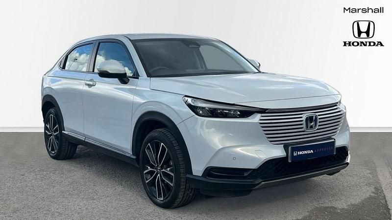 Premium sunlight white Used 2022 Honda HR-V Elegance SUV | £20,461 (Fair price) - Image 1/4