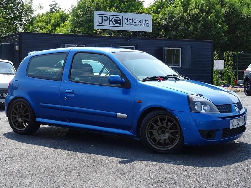 Blue Used 2002 Renault Clio II Hatchback | £4,695 (Fair price) - Image 1/4