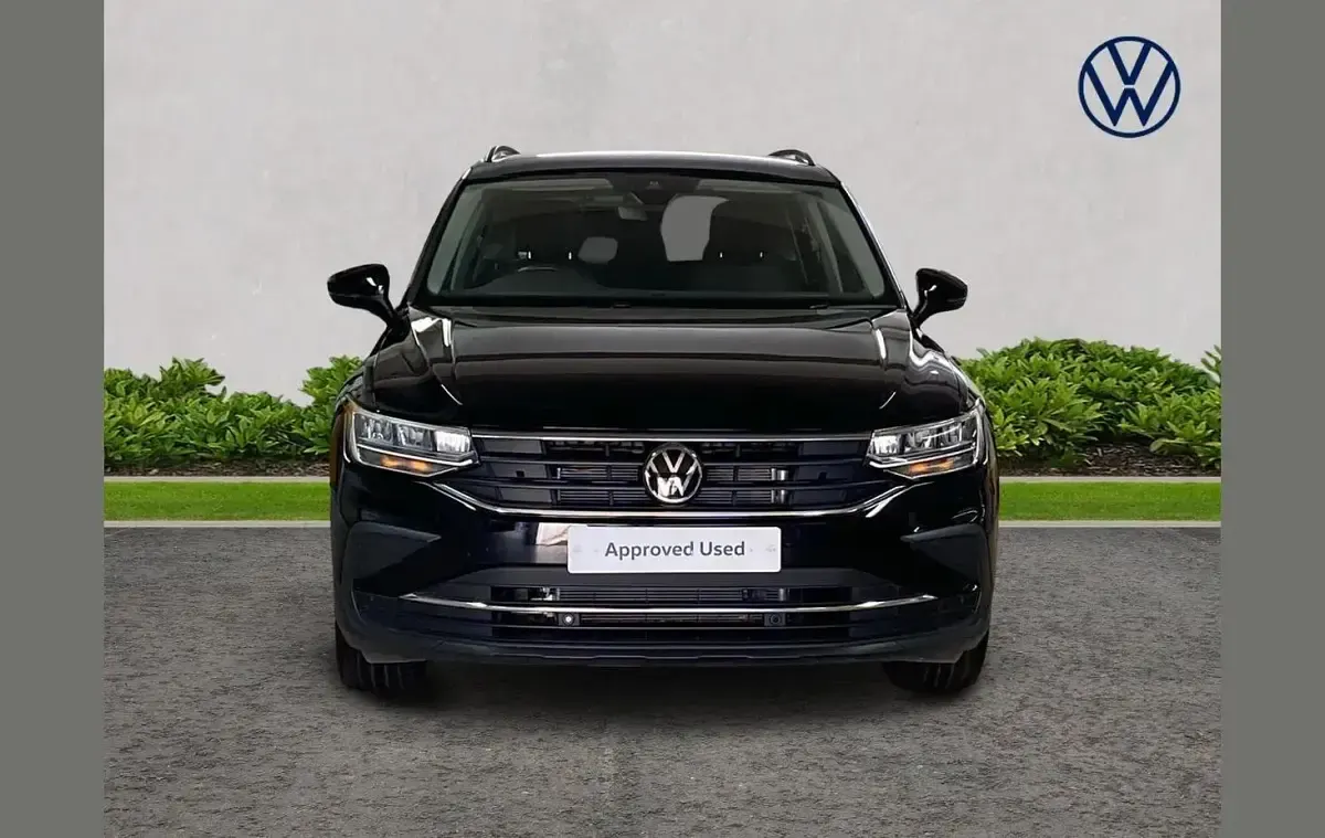 Used VW Tiguan Life 150 HP (110 kW) 2022 Black SUV
