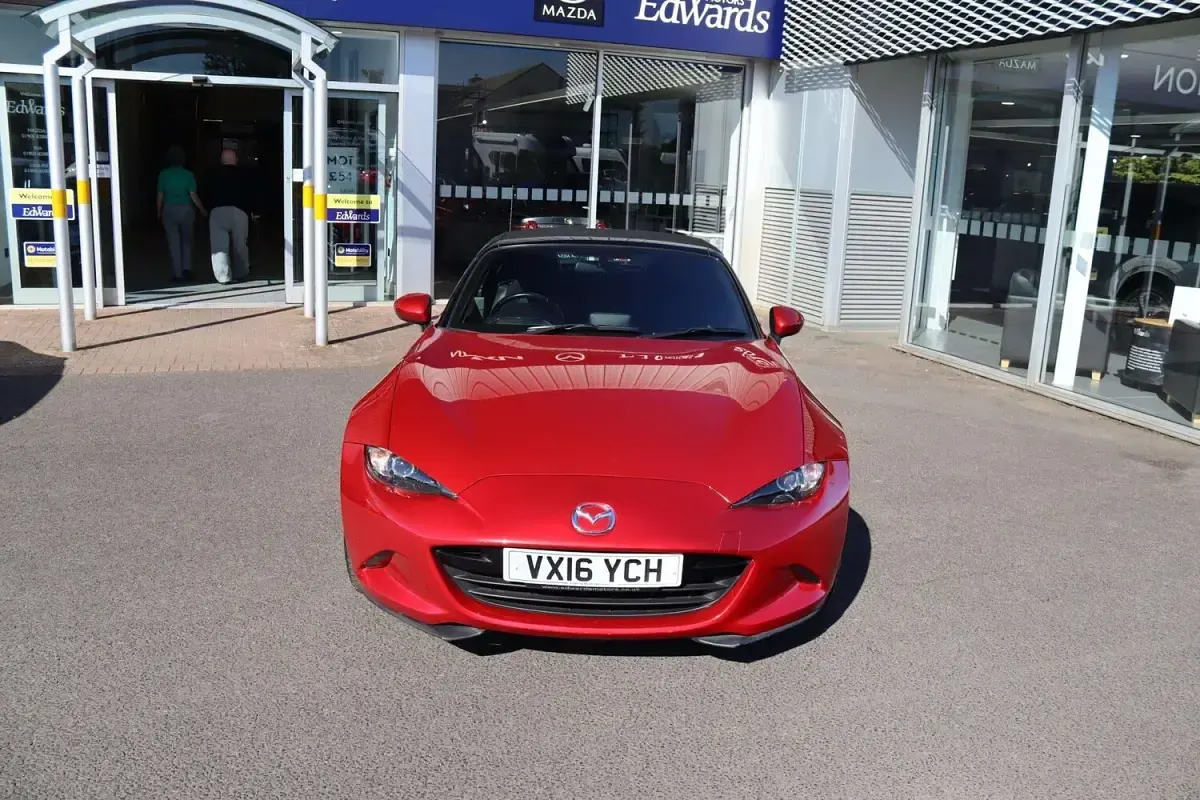 Used Mazda MX5 131 HP (96 kW) 2016 Soul red Cabriolet