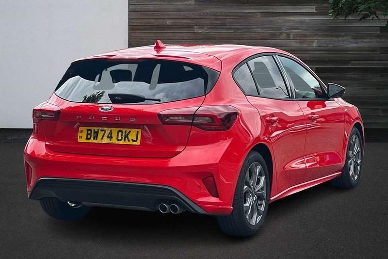 Usado Ford Focus ST-Line 123 HP (90 kW) 2025 Vermelho Citadino
