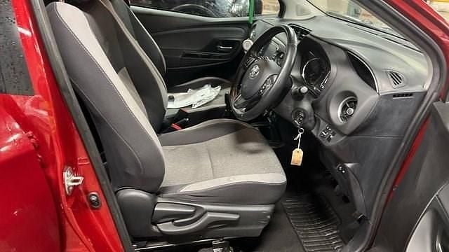 Used Toyota Yaris 111 HP (81 kW) 2020 Red Hatchback