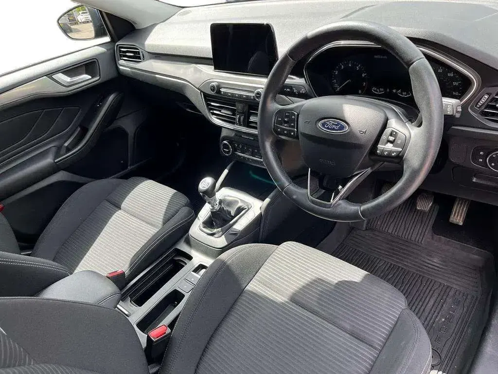 Used Ford Focus Titanium 123 HP (90 kW) 2019 Blue Hatchback