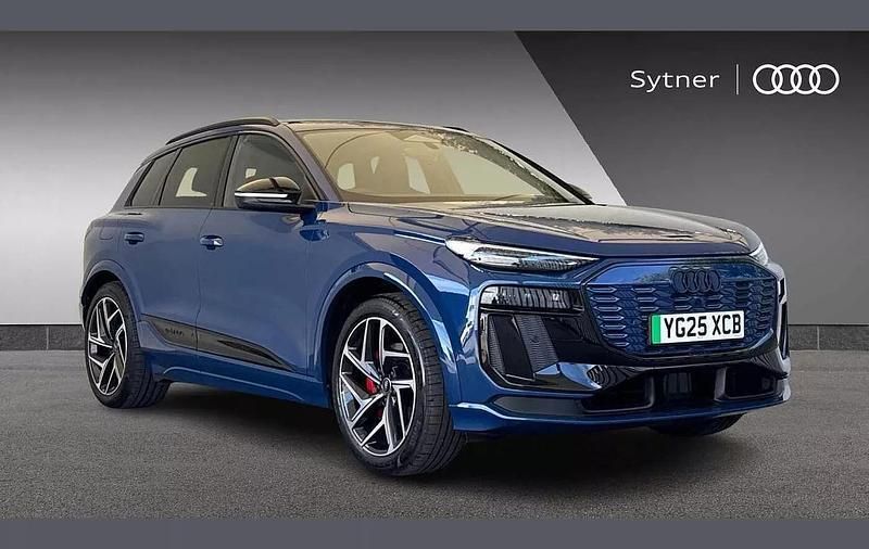 Blue Used 2025 Audi Q6 e-tron Advanced SUV | £60,000 - Image 1/4