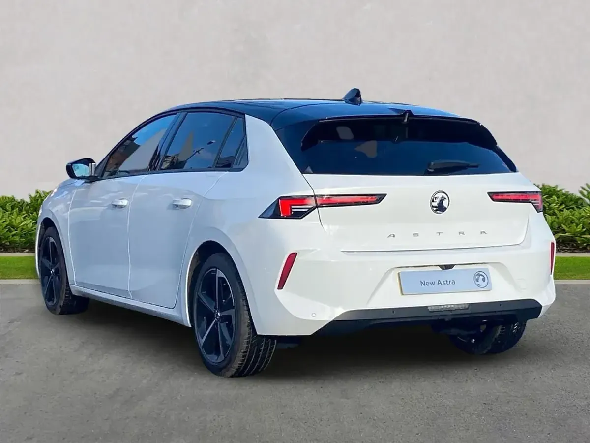 Ny Vauxhall Astra S 130 HK (95 kW) 2026 Vit Halvkombi