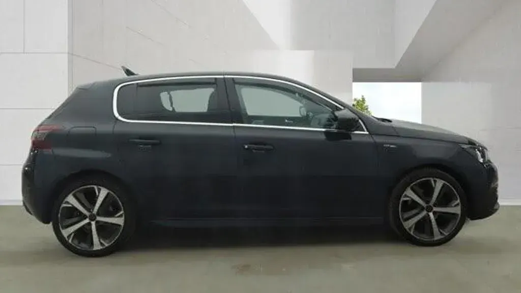 Used Peugeot 308 GT-line 2019 Grey Hatchback