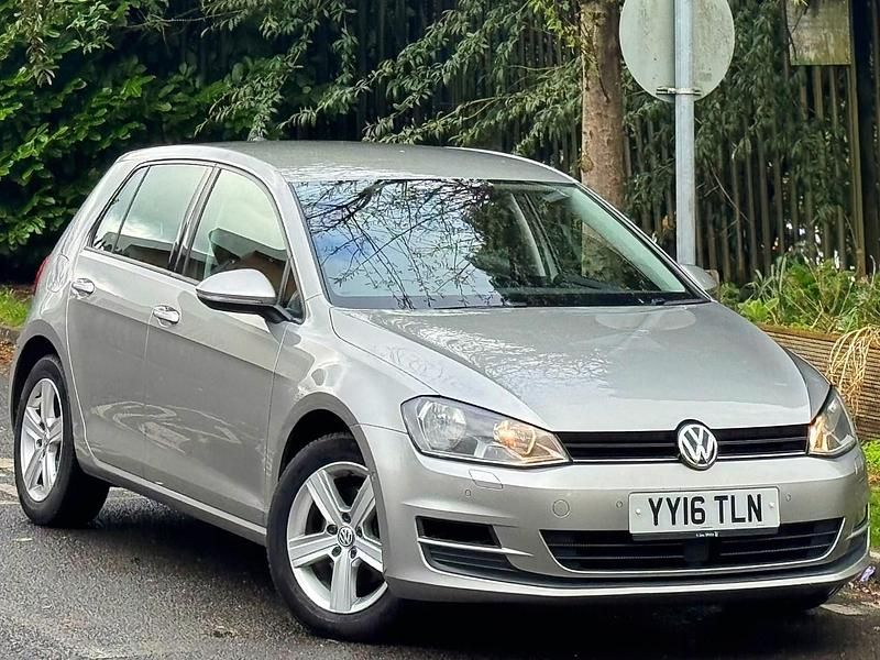 Used VW Golf VII Edition 125 HP (91 kW) 2016 Silver Hatchback