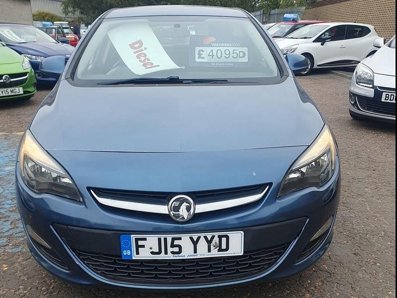 Blue Used 2015 Vauxhall Astra Hatchback | £3,695 (Fair price) - Image 1/4