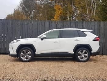 Used Toyota RAV4 Hybrid 218 HP (160 kW) 2019 White SUV
