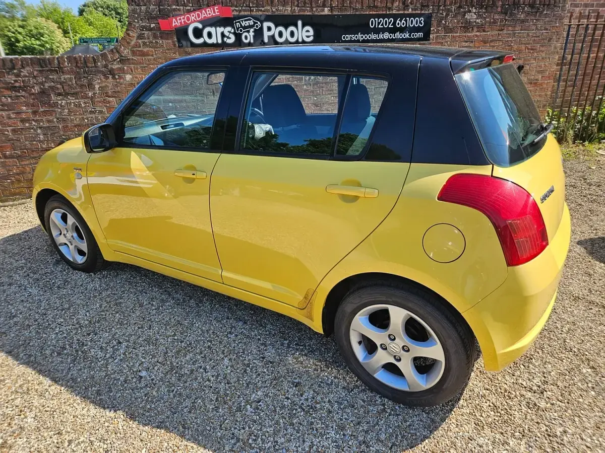 Used Suzuki Swift GLX 102 HP (75 kW) 2006 Yellow Hatchback