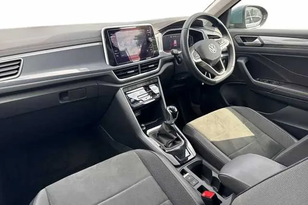 Usado VW T-Roc Style 150 HP (110 kW) 2023 Azul SUV