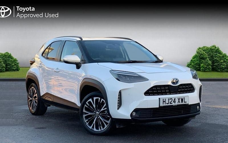 Used Toyota Yaris Hybrid 116 HP (85 kW) 2024 Pure white Estate