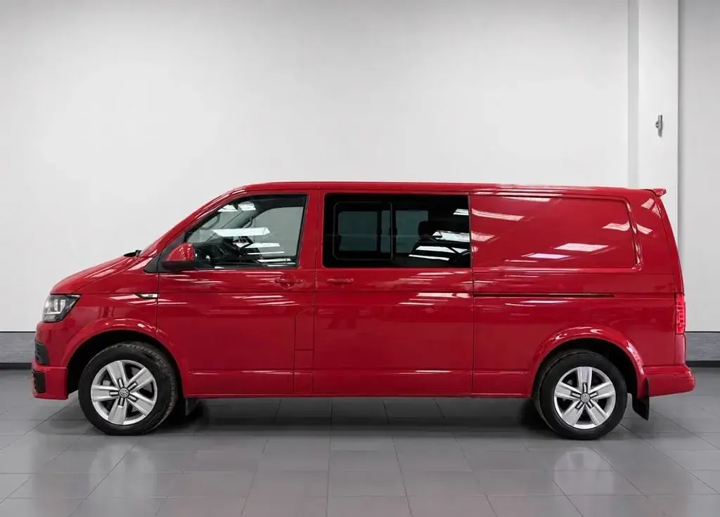 Used VW Transporter Highline 2018 Red Van