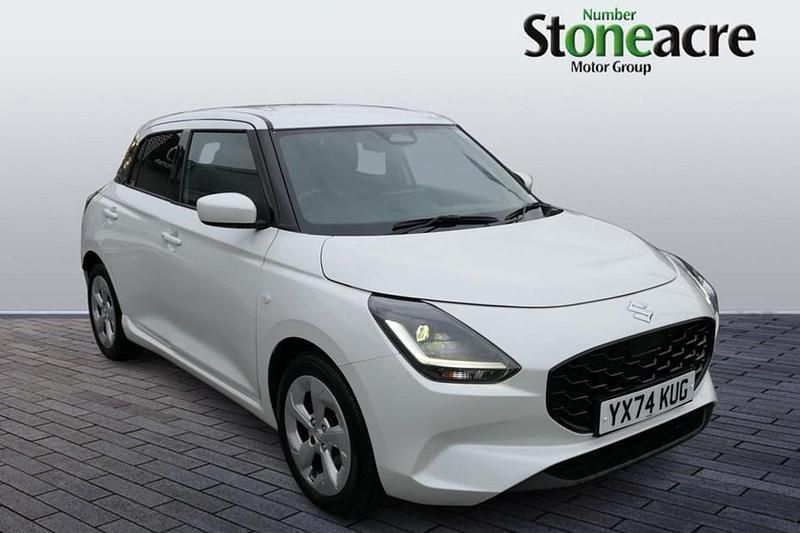 Used Suzuki Swift 82 HP (60 kW) 2024 White Hatchback