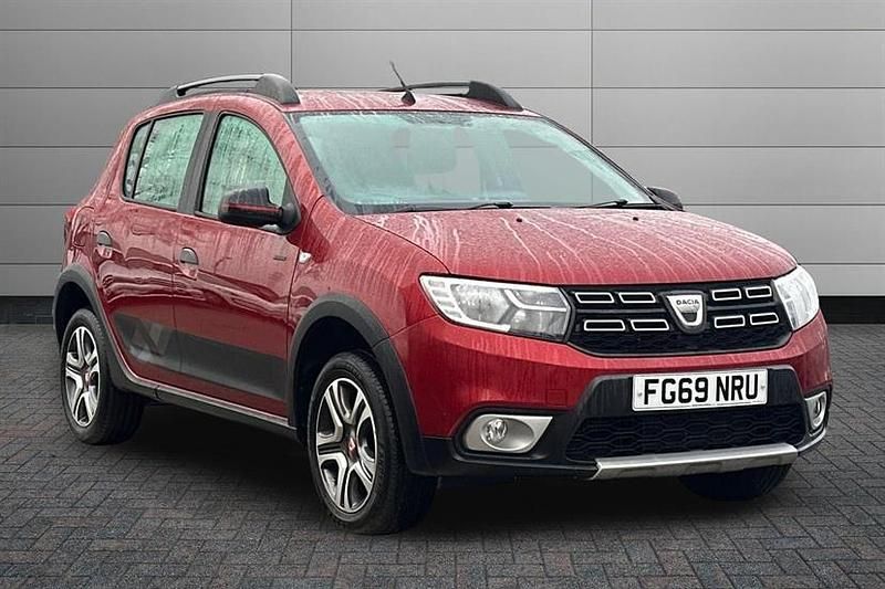 Used Dacia Sandero Stepway 90 HP (66 kW) 2019 Fusion red Hatchback