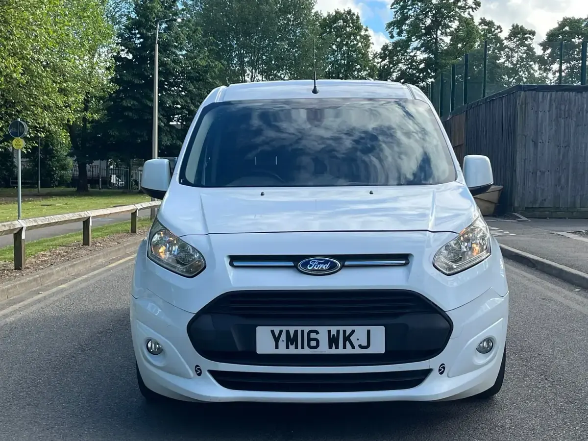 Used Ford Transit Connect Limited 120 HP (88 kW) 2016 White MPV