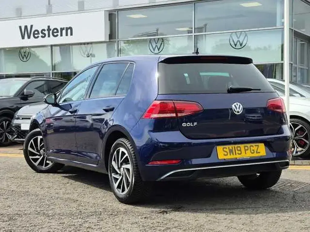 Used VW Golf VII Match 115 HP (84 kW) 2019 Blue Hatchback