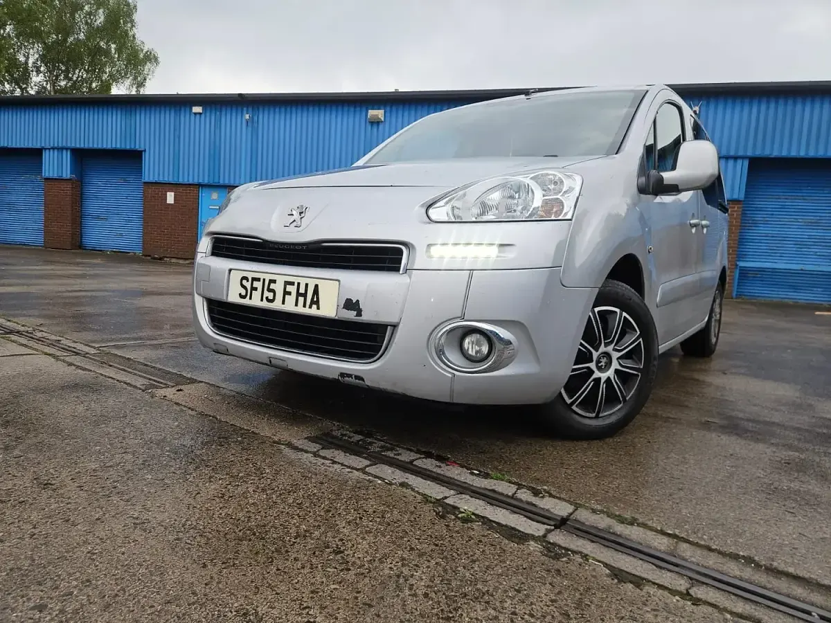 Used Peugeot TePee S 2015 Silver MPV