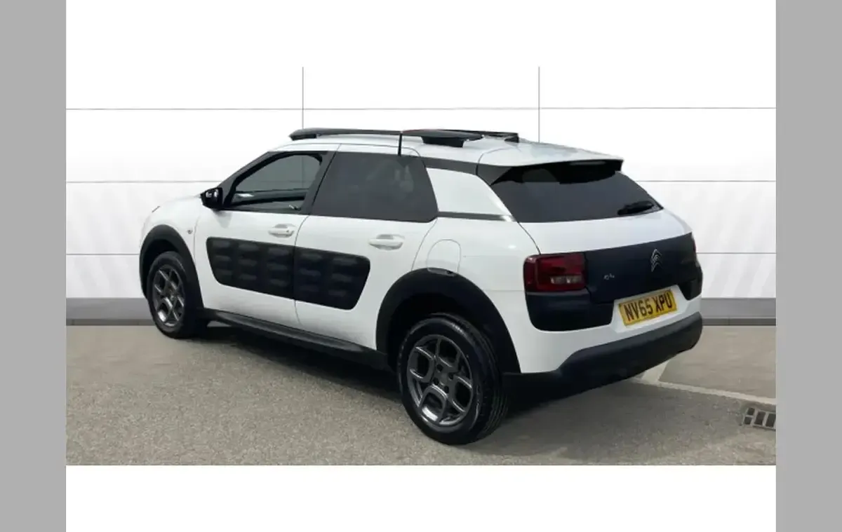 Used Citroën C4 Feel 80 HP (58 kW) 2016 White SUV