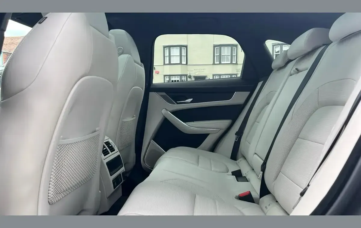 Used Jaguar F-Pace R-Dynamic 204 HP (150 kW) 2024 Blue SUV
