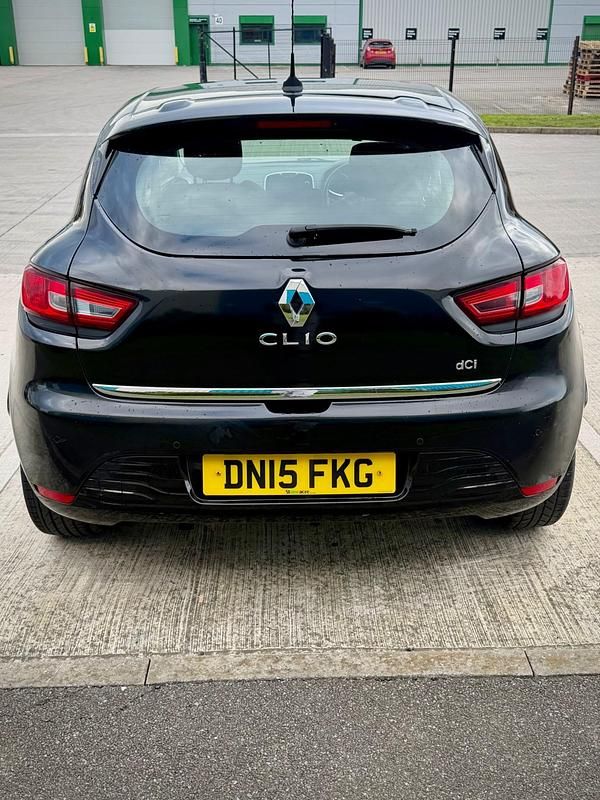Used Renault Clio IV Dynamique 2015 Black Hatchback