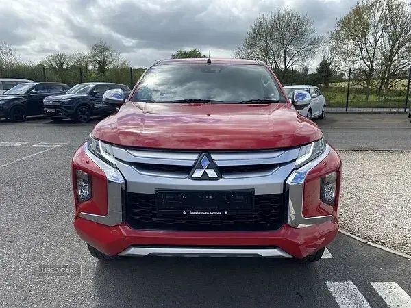 Used Mitsubishi L200 Warrior 150 HP (110 kW) 2020 Red Pickup