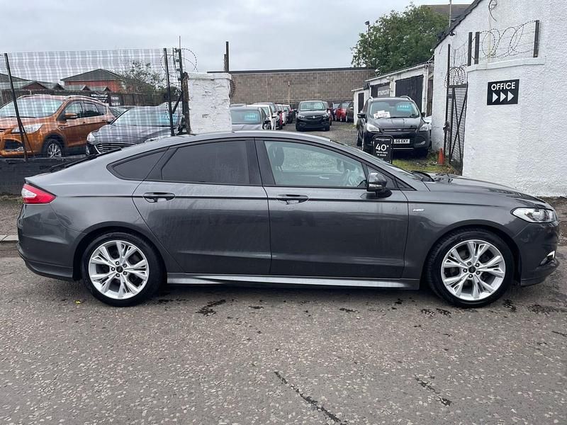 Begagnad Ford Mondeo ST-Line 150 HK (110 kW) 2017 Grå Halvkombi